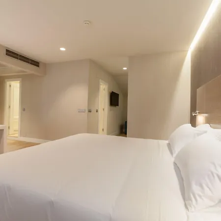 Nh Principado מלון אוביידו