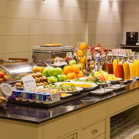 מלון Nh Principado אוביידו