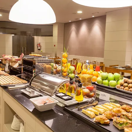 מלון Nh Principado אוביידו