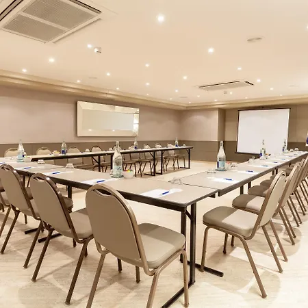 Nh Principado מלון אוביידו