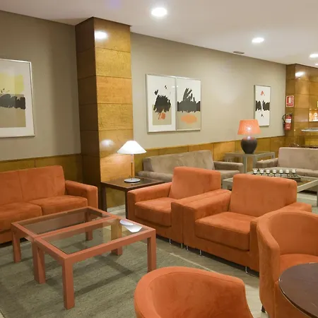 Nh Principado מלון אוביידו